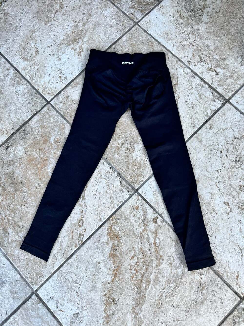 DFYNE Dynamic Seamless Scrunch Butt Leggings Black Size Small